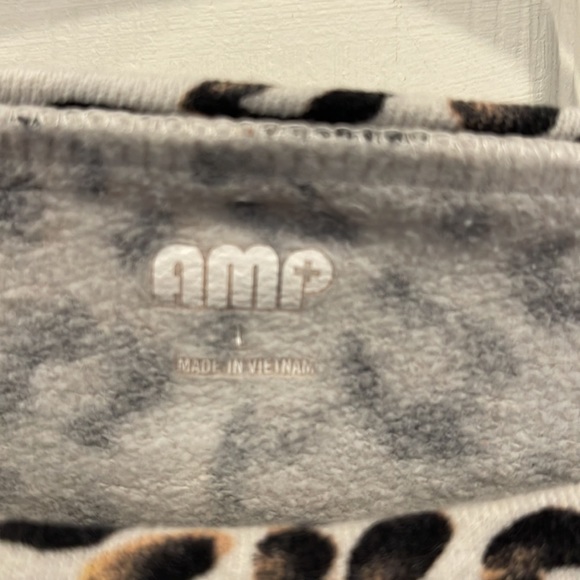 AMP + Leopard Printed Sweater - Picture 7 of 7